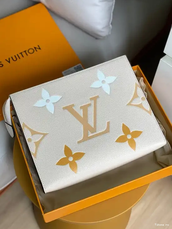 Affordable LOUIS VUITTON 26 POUCH TOILETRY 0508